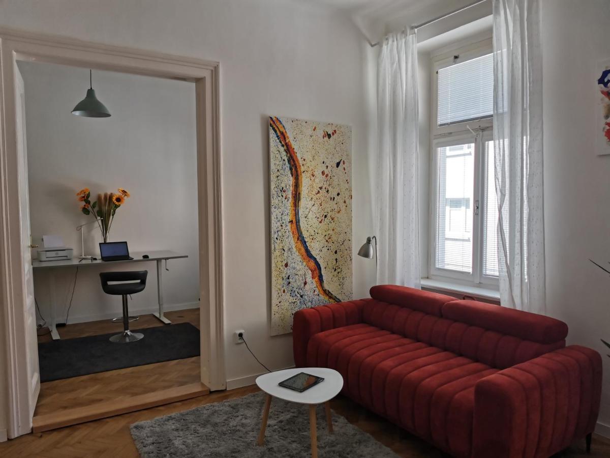 Apartment Downtown 3 Bdr Charm - Walk To Attractions Pressburg
